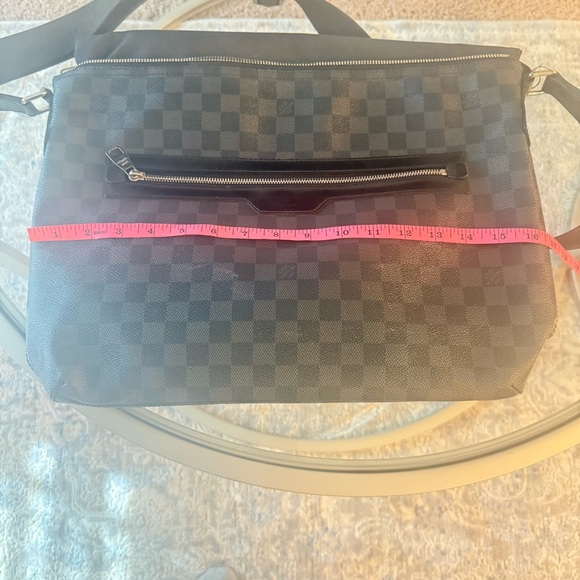 Louis Vuitton Bag - Picture 12 of 16